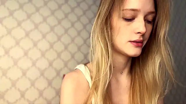 Snapshot of Evvie_Summn1 chatting on March 2026 07:24:01 AM Evvie Summn1 online show from March 2026 07:24:01 AM