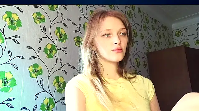 Snapshot of Evvie_Summn1 chatting on May 2026 02:21:02 PM Evvie Summn1 online show from May 2026 02:21:02 PM