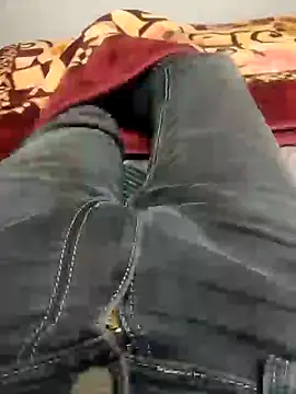 fuckboi2103 online show from January 2025 06:53:02 PM