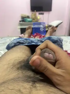 fuckboi2103 online show from May 2026 07:00:01 PM