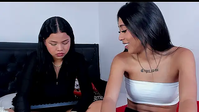 Snapshot of lilibluex chatting on December 2024 07:45:02 PM lilibluex online show from December 2024 07:45:02 PM