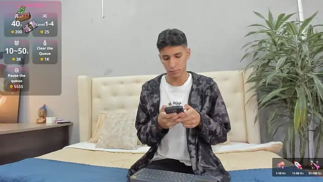 kieran derek online show from September 2025 03:34:01 AM