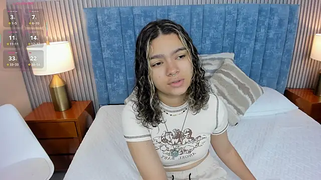 pretty sunlight  online show from February 2026 01:32:02 AM