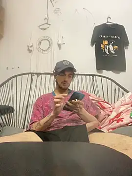 Snapshot of Tomito14 chatting on September 2025 12:32:01 AM Tomito14 online show from September 2025 12:32:01 AM