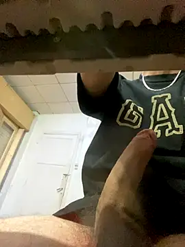 Snapshot of Tomito14 chatting on November 2025 05:42:02 AM Tomito14 online show from November 2025 05:42:02 AM