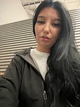 Snapshot of Tisha_Busty chatting on October 2025 10:49:01 AM Tisha Busty online show from October 2025 10:49:01 AM