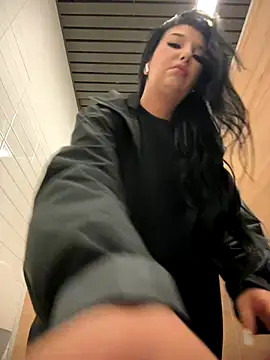 Snapshot of Tisha_Busty chatting on November 2025 10:38:01 AM Tisha Busty online show from November 2025 10:38:01 AM