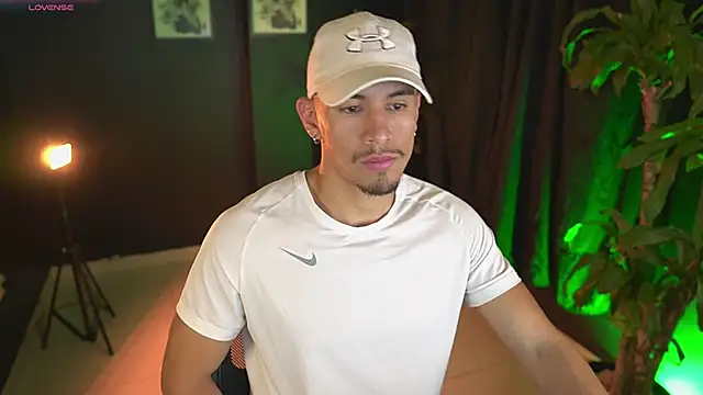 Aaronfox x online show from April 2026 11:40:02 PM