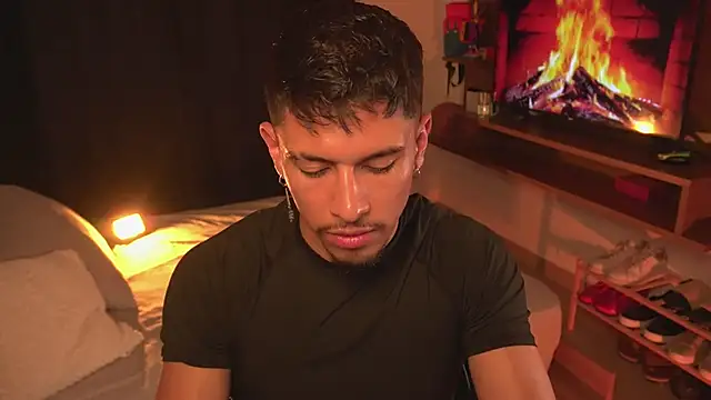 Aaronfox x online show from June 2026 11:38:02 PM