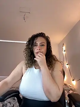 Snapshot of Elizabeth_Dupont chatting on November 2025 05:15:01 PM Elizabeth Dupont online show from November 2025 05:15:01 PM