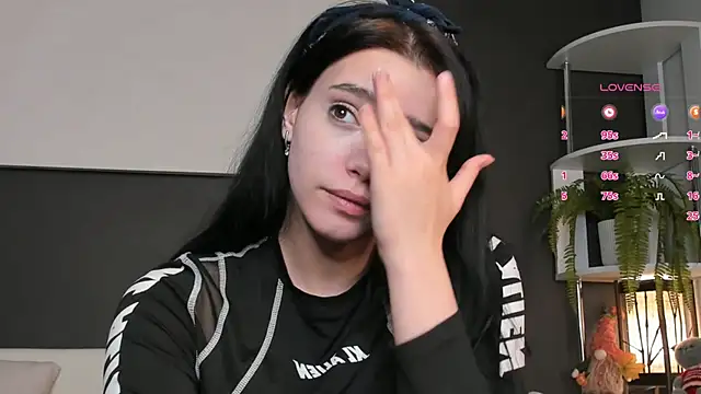 WildaBendell online show from January 2025 12:49:01 PM