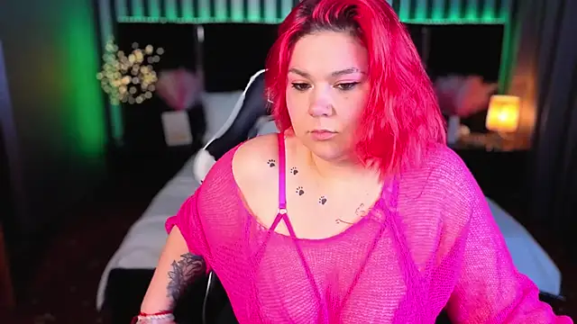 Snapshot of BettyDark chatting on May 2026 07:31:01 PM BettyDark online show from May 2026 07:31:01 PM