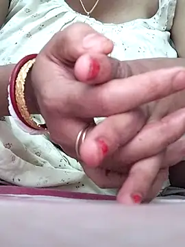 miss-Riy online show from November 2025 04:28:02 PM