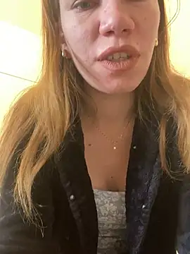 Snapshot of EvaRush chatting on February 2025 09:28:01 AM EvaRush online show from February 2025 09:28:01 AM