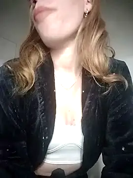 Snapshot of EvaRush chatting on October 2025 09:02:01 PM EvaRush online show from October 2025 09:02:01 PM