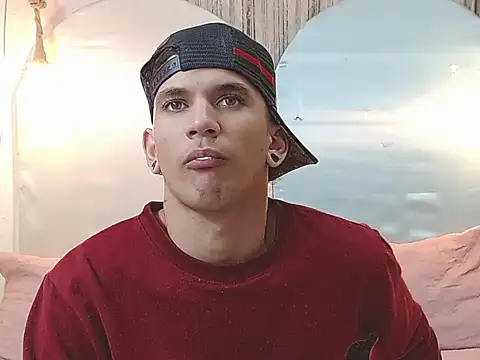 tylor boy online show from December 2025 04:07:02 AM