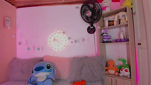 Snapshot of mara_jackson_ chatting on March 2025 08:52:01 PM mara jackson online show from March 2025 08:52:01 PM