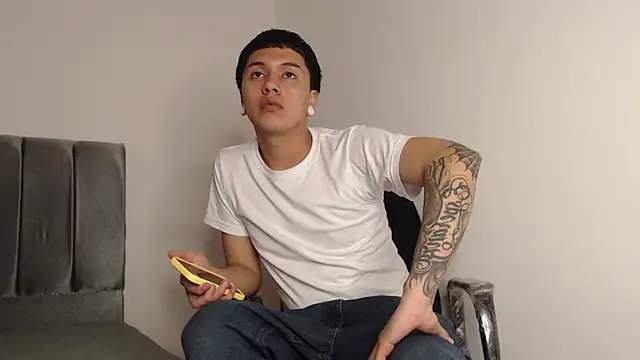 alex-lover online show from September 2025 01:00:01 AM