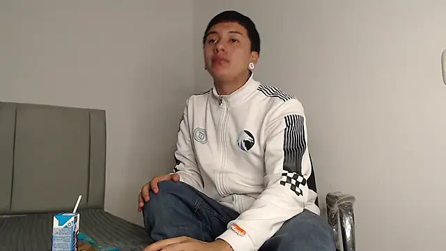 alex-lover online show from March 2026 04:17:02 AM