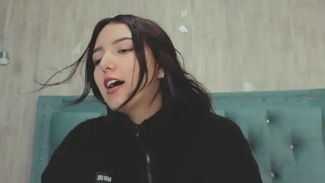 Marcelaa fox online show from September 2025 08:00:02 PM