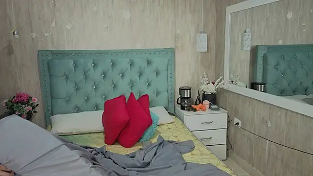 Marcelaa fox online show from April 2026 08:20:02 PM