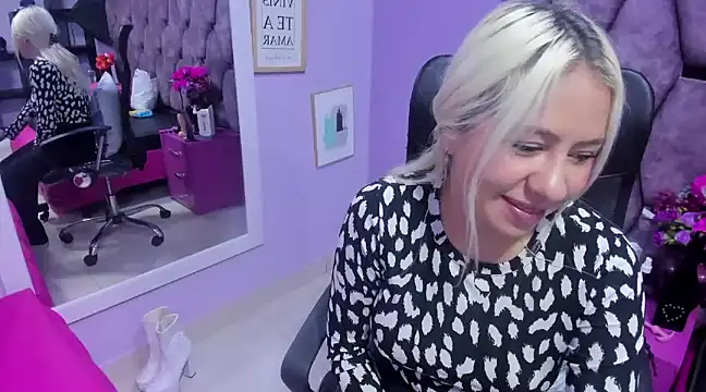 Snapshot of ConstansBlonde chatting on December 2024 01:06:01 PM ConstansBlonde online show from December 2024 01:06:01 PM