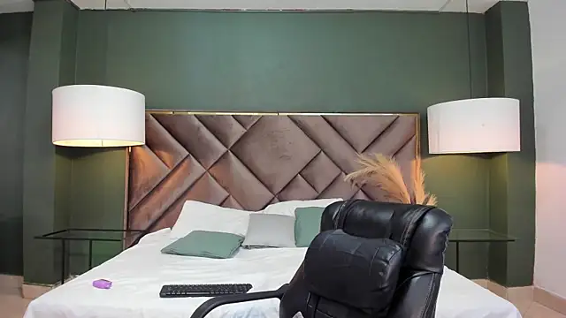 Matthew Dixonn online show from February 2025 09:48:01 PM