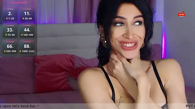 Snapshot of Hennessy_XO chatting on June 2026 05:29:02 PM Hennessy XO online show from June 2026 05:29:02 PM