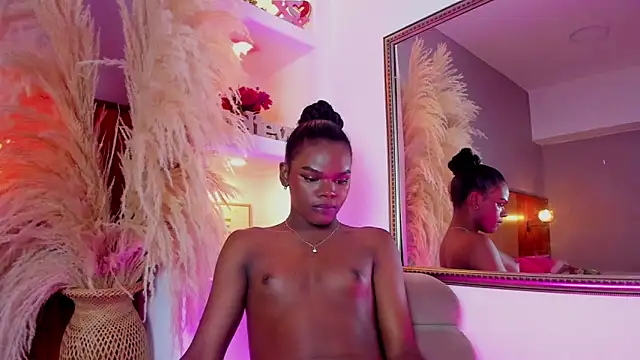 Snapshot of CamiEstrada chatting on January 2025 08:01:01 AM CamiEstrada online show from January 2025 08:01:01 AM