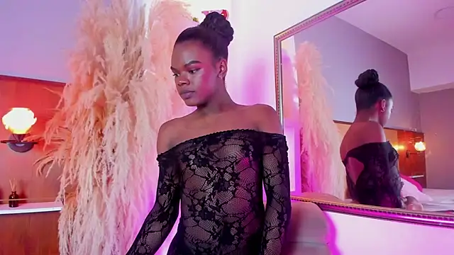 Snapshot of CamiEstrada chatting on January 2025 08:33:01 PM CamiEstrada online show from January 2025 08:33:01 PM