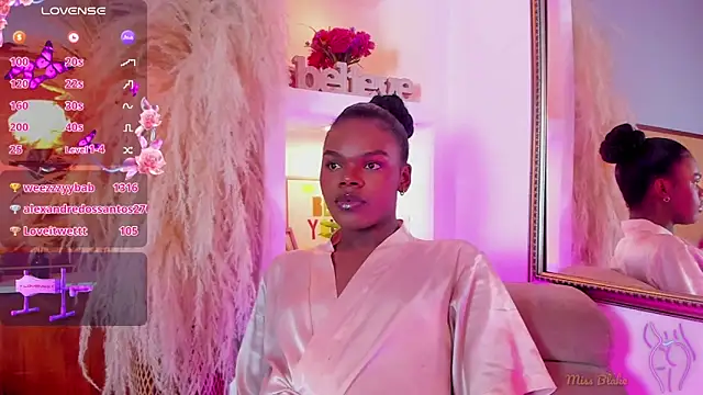 Snapshot of CamiEstrada chatting on February 2025 11:32:01 PM CamiEstrada online show from February 2025 11:32:01 PM