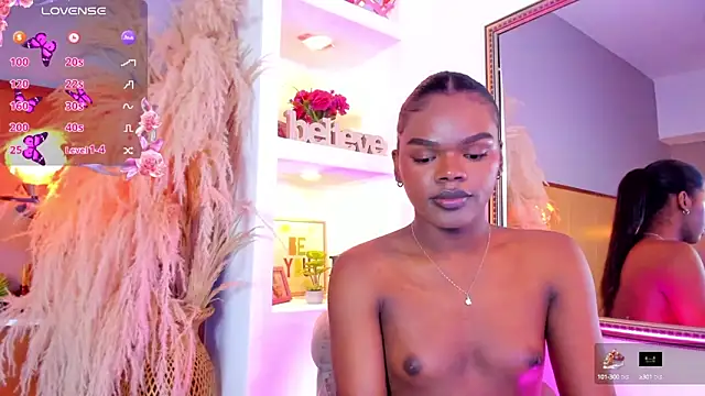 Snapshot of CamiEstrada chatting on February 2025 10:37:01 PM CamiEstrada online show from February 2025 10:37:01 PM