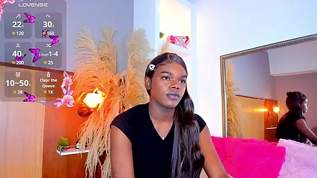 Snapshot of CamiEstrada chatting on March 2025 02:30:02 AM CamiEstrada online show from March 2025 02:30:02 AM