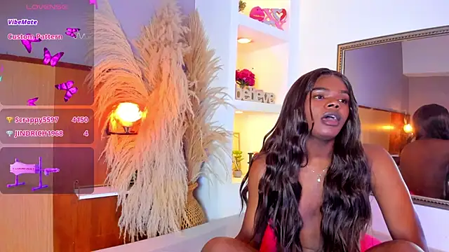 Snapshot of CamiEstrada chatting on March 2025 01:56:02 AM CamiEstrada online show from March 2025 01:56:02 AM