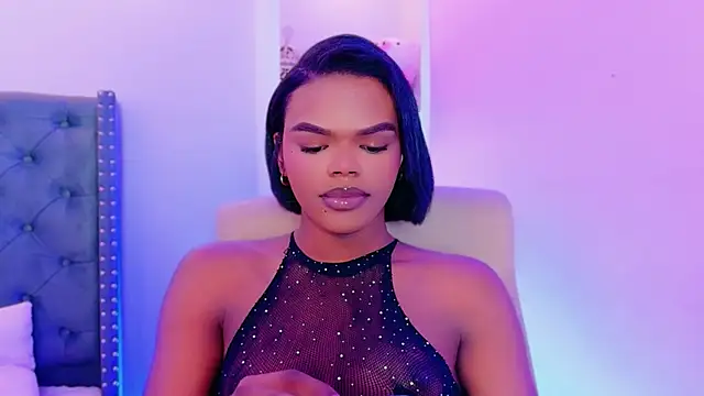 Snapshot of CamiEstrada chatting on September 2025 09:37:01 PM CamiEstrada online show from September 2025 09:37:01 PM