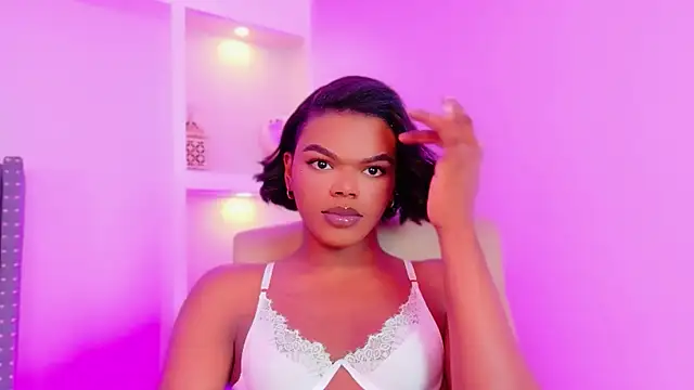 Snapshot of CamiEstrada chatting on September 2025 02:06:02 PM CamiEstrada online show from September 2025 02:06:02 PM