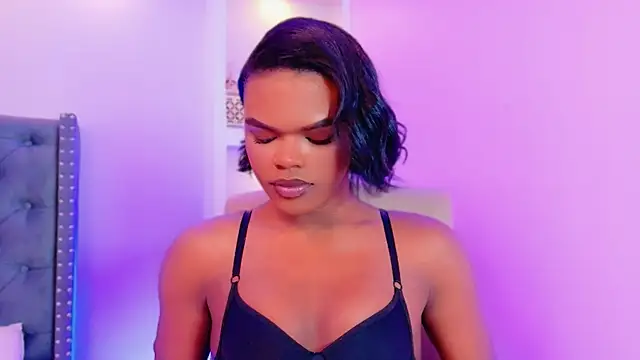 Snapshot of CamiEstrada chatting on September 2025 12:06:01 PM CamiEstrada online show from September 2025 12:06:01 PM