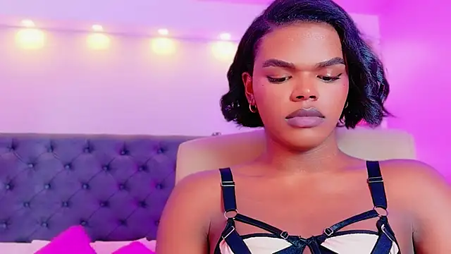 Snapshot of CamiEstrada chatting on September 2025 08:01:02 PM CamiEstrada online show from September 2025 08:01:02 PM