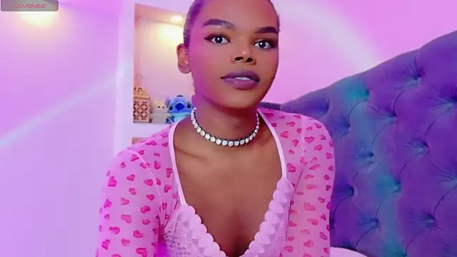 Snapshot of CamiEstrada chatting on October 2025 08:20:02 PM CamiEstrada online show from October 2025 08:20:02 PM