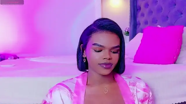 Snapshot of CamiEstrada chatting on October 2025 12:52:02 AM CamiEstrada online show from October 2025 12:52:02 AM