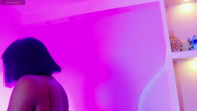 Snapshot of CamiEstrada chatting on October 2025 01:29:01 PM CamiEstrada online show from October 2025 01:29:01 PM