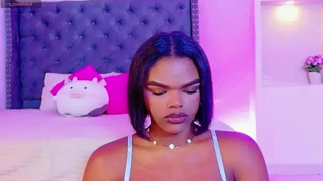 Snapshot of CamiEstrada chatting on November 2025 03:29:02 AM CamiEstrada online show from November 2025 03:29:02 AM