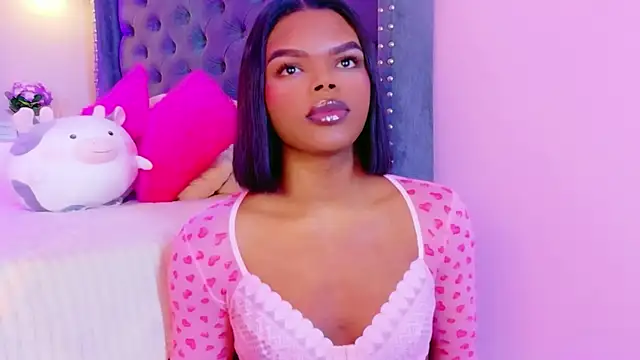 Snapshot of CamiEstrada chatting on November 2025 02:14:01 AM CamiEstrada online show from November 2025 02:14:01 AM