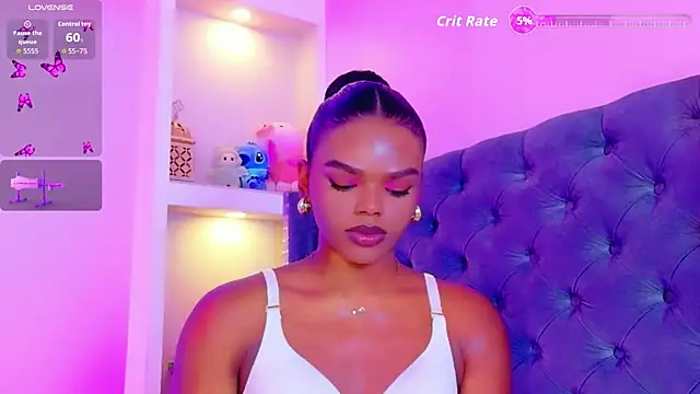 Snapshot of CamiEstrada chatting on December 2025 12:29:01 AM CamiEstrada online show from December 2025 12:29:01 AM