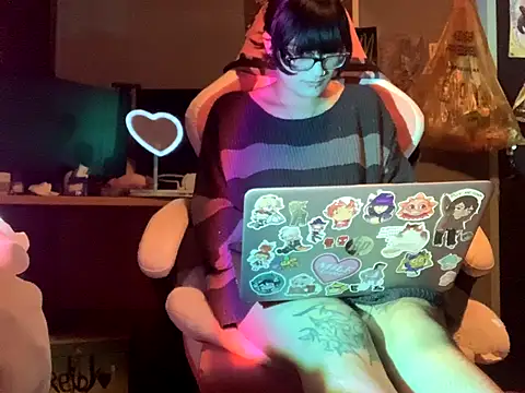 space g1rl online show from November 2025 05:13:01 PM