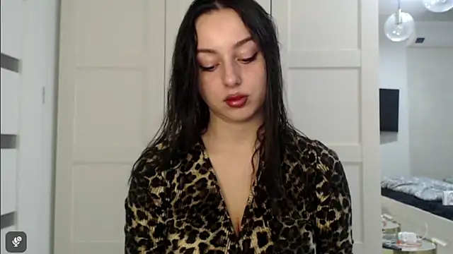 courtneyPerfect online show from December 2025 02:59:02 PM