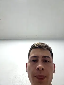 Comepussys online show from April 2026 10:15:01 PM