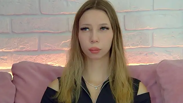 MaliaLandre online show from September 2025 04:11:01 PM