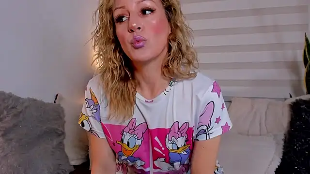 Sammykatt online show from September 2025 03:17:01 PM