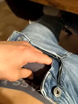 Snapshot of Kevoon991 chatting on March 2025 07:01:02 PM Kevoon991 online show from March 2025 07:01:02 PM